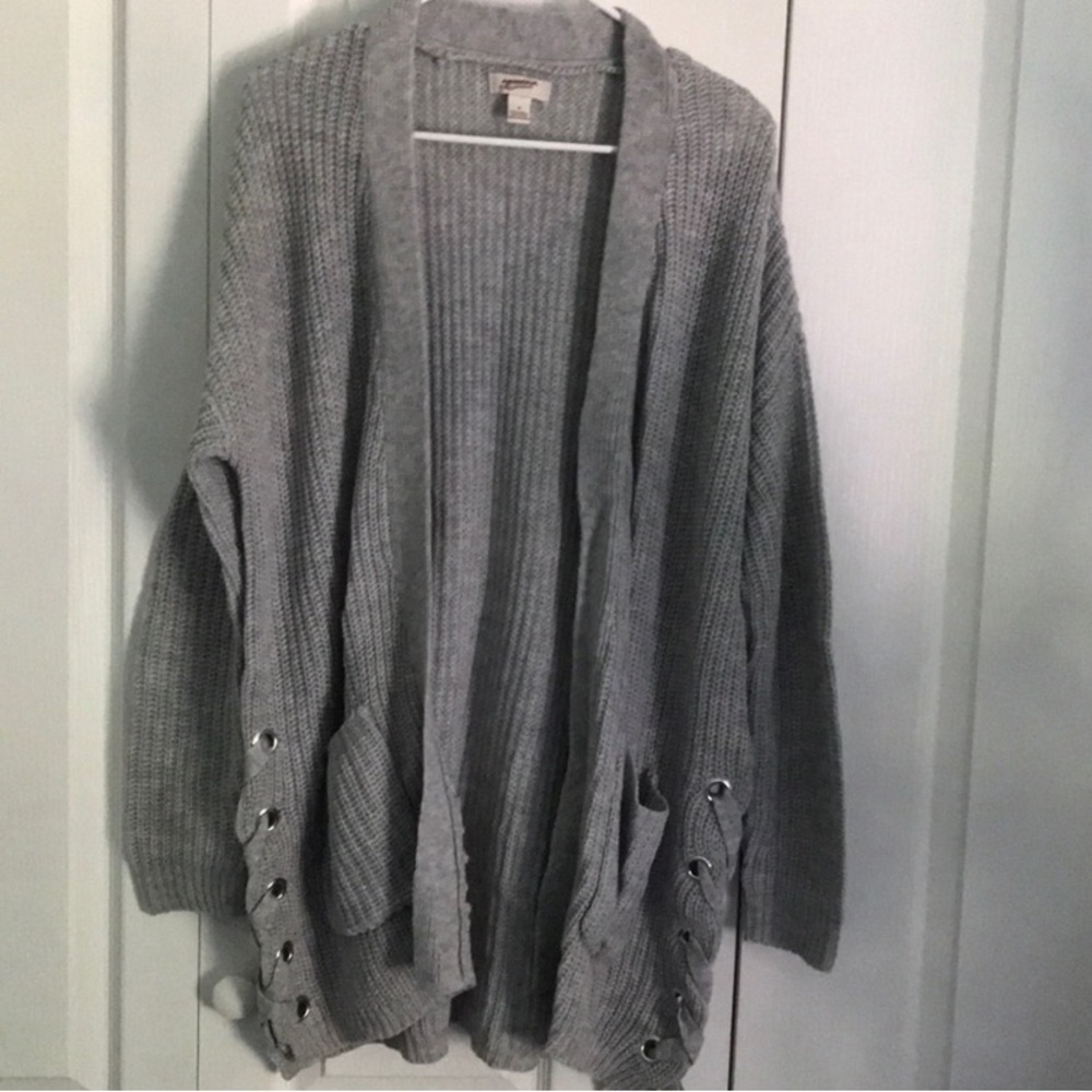 Cozy oversized grey knit cardigan